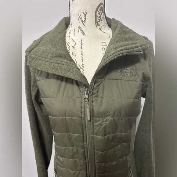 🧥 The North Face Jacket - Olive Green, Size XS 🌟 - Picture 2 of 11